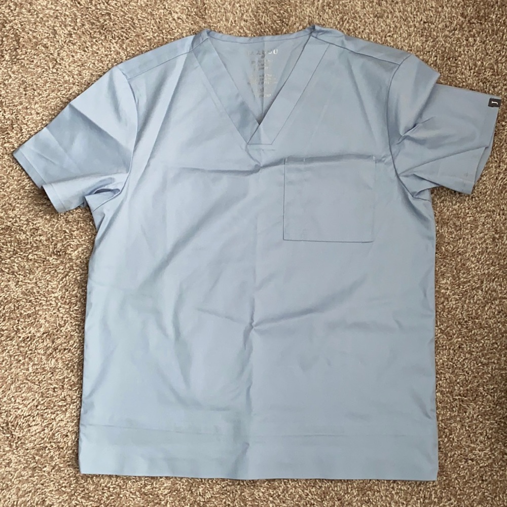 Jaanuu mens scrub top